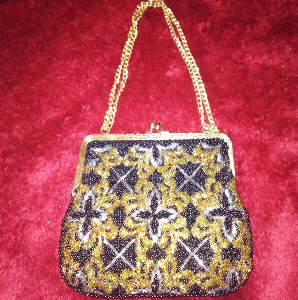 La Regale LTD. Vintage beaded purse